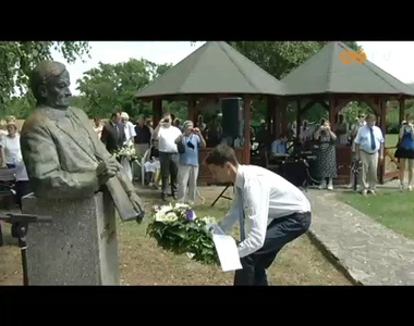 We�res S�ndorra eml�keztek Szombathelyen �s Cs�ng�n is