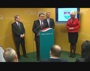 Fiatalok seg�thetik az id�sek mindennapjait