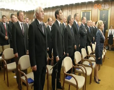 �nnepi �s egyben alakul� k�zgy�l�s