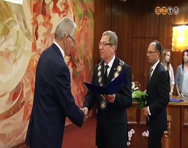 A szoci�lis ter�leten dolgoz�k munk�j�t d�jakkal ismerte el az �nkorm�nyzat