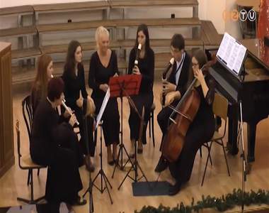 Adventi hangversenyt rendeztek a zenei tansz�ken