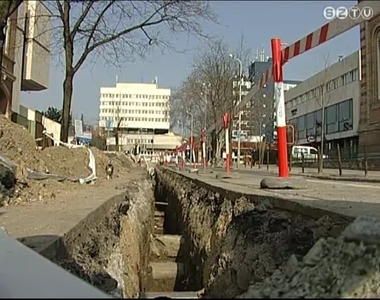 Lez�rj�k a Zeneiskola m�g�tti parkol�t