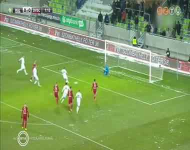 Ki�br�nd�t� veres�ggel z�rta az �vet a Hali