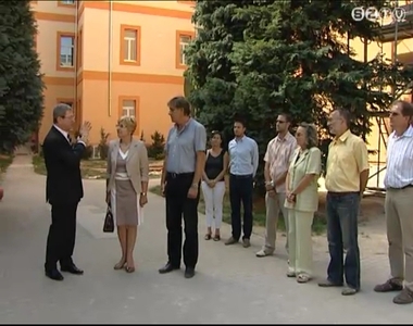 95 sz�zal�kban elk�sz�lt a fel�j�tott Paragv�ri-iskola