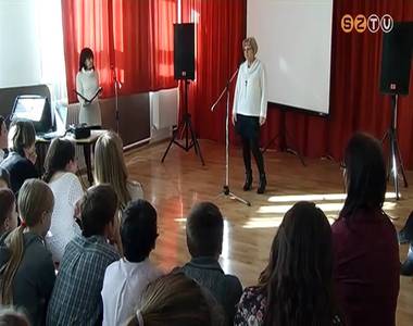 Versenyekkel �s koszor�z�ssal zajlottak az idei Neumann-hetek