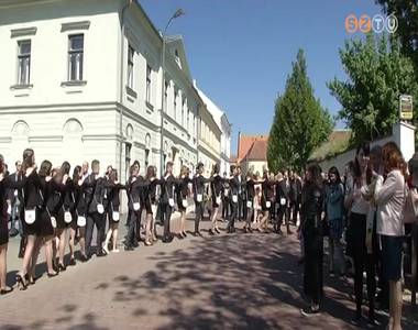 A legtöbb szombathelyi középiskolában pénteken tartották a ballagást A legtöbb szombathelyi középiskolában pénteken tartották a ballagást
