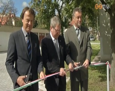 Átadták a megújult Széll Kálmán utca 51. szám alatti tömbbelsőt Átadták a megújult Széll Kálmán utca 51. szám alatti tömbbelsőt