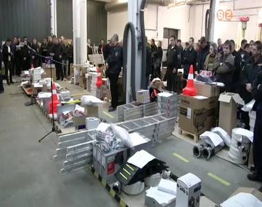 Új felszerelések a tűzoltóknak és a mentőknek Új felszerelések a tűzoltóknak és a mentőknek