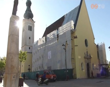Tataroz�si munk�latok zajlanak a szombathelyi Ferences templomban