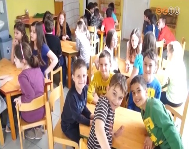 Szakk�r�k a meg�jult Sporth�zban