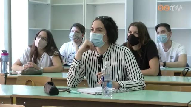 Kötelező a maszk még tanórák alatt is az ELTE-SEK hallgatóinak