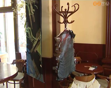 Fiatal textiltervez�k munk�ib�l ny�lt ki�ll�t�s az Art Caf�ban