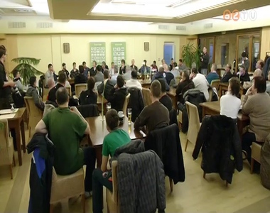 Szurkol�i ank�tot tartott a Halad�s