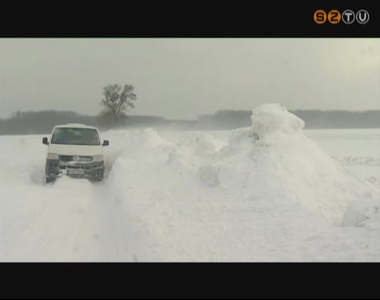 Több helyen is hóátfúvások nehezítették a közlekedést Vas megyében Több helyen is hóátfúvások nehezítették a közlekedést Vas megyében