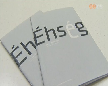 �hs�g. Els� k�nyv�vel deb�t�lt Kiss M�rton