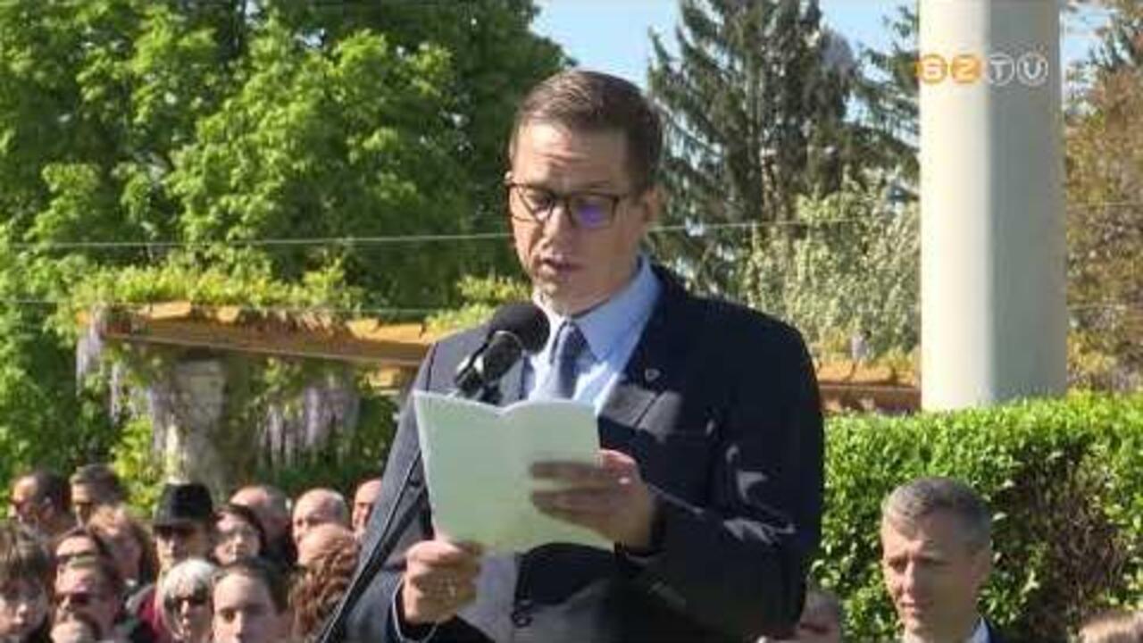 Ballagnak a Kanizsai Dorottya Gimn�zium v�gz�sei