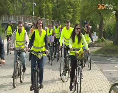 Kerékpározással és faültetéssel csatlakoztak a Madarak és fák napjához a város nagyvállalatai Kerékpározással és faültetéssel csatlakoztak a Madarak és fák napjához a város nagyvállalatai
