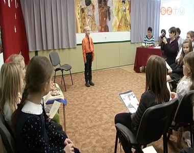 Mesemond�k versenyeztek a V�ciban