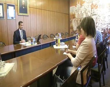 A rendk�v�li k�zgy�l�st �rt�kelt�k a p�rtok