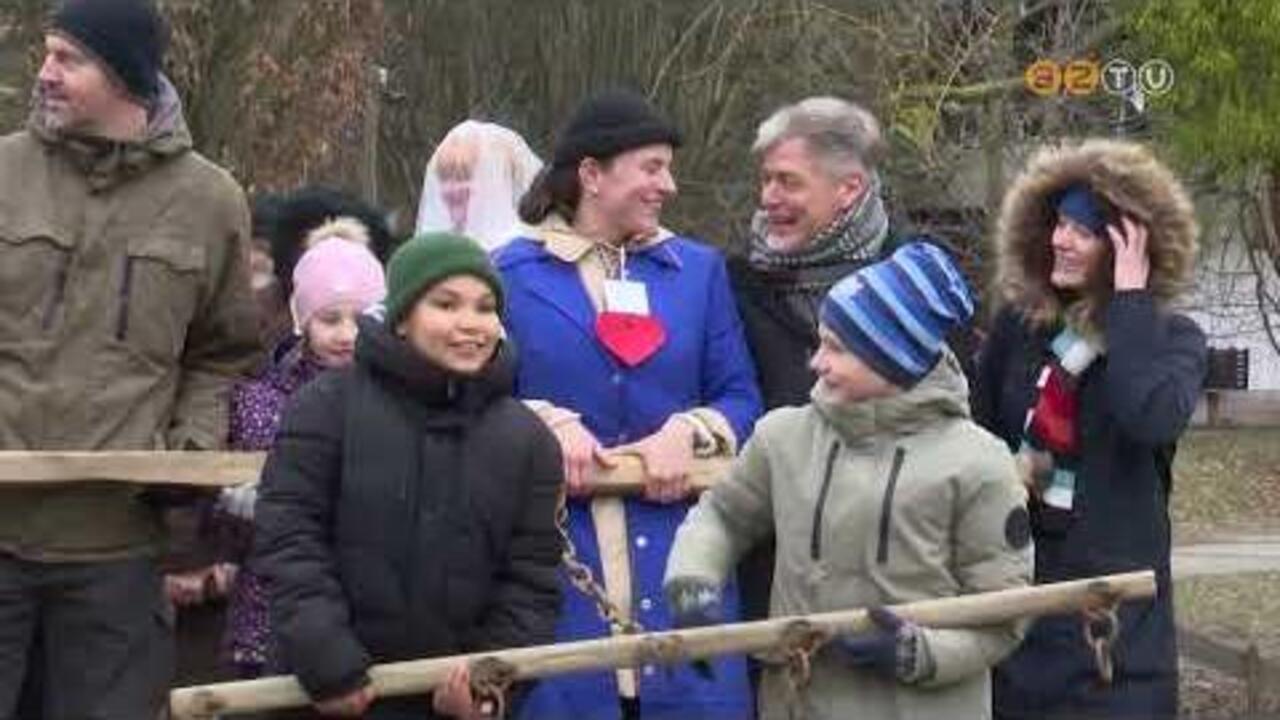 R�nkh�z�ssal, bolond lakodalommal b�cs�ztatt�k el a telet a Vasi Skanzenben