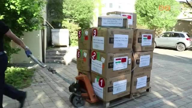 Maszkok érkeztek Kínából Maszkok érkeztek Kínából