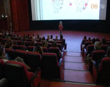 Neves szexu�lpszichol�gus tartott el�ad�st a Savaria Moziban