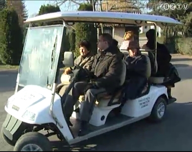 �j j�rm�vek a temet�ben