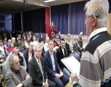 Kar�csonyi �nneps�get rendeztek a KISZ lak�telepen