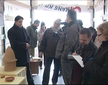 Rendhagyó kiállítás a 86-os úton Rendhagyó kiállítás a 86-os úton