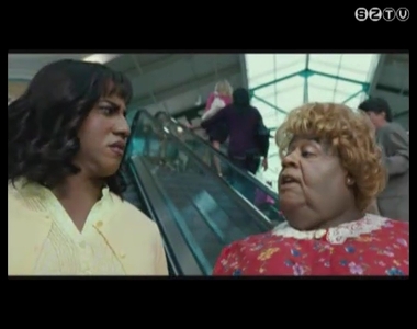 Gagyi mami - Mint két tojás - moziajánló Gagyi mami - Mint két tojás - moziajánló