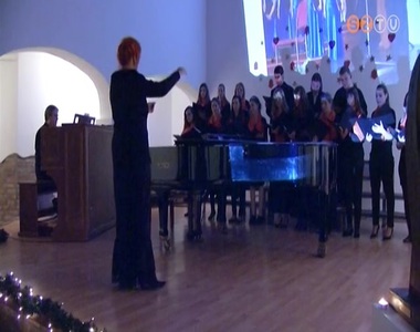 Adventi hangverseny a zenei tansz�ken