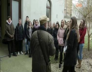 Orlaysok a zsid� hitk�zs�g l�togat�k�zpontj�ban