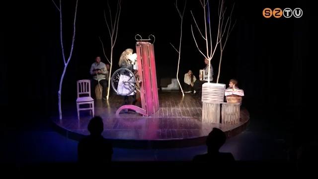 Madarak voltunk a Meseboltban Madarak voltunk a Meseboltban