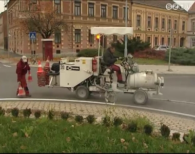 Útburkolati jeleket festenek városszerte