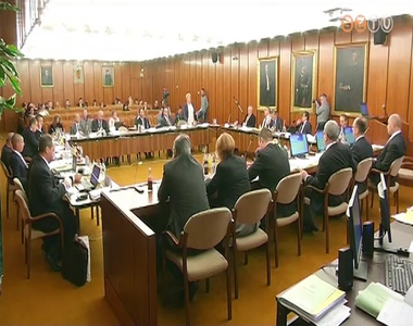 Szoci�lis int�zked�sek