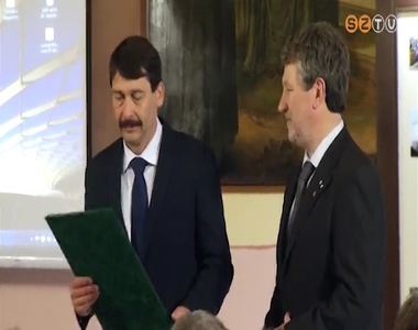 �der J�nos Szentgotth�rd d�szpolg�ra lett