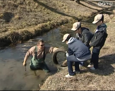 Közel 100 önkéntes gyűjtötte a szemetet és tisztította a patakok medrét Közel 100 önkéntes gyűjtötte a szemetet és tisztította a patakok medrét