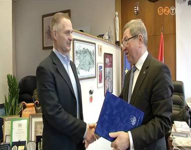 Balesetmentes vezetésért ismerték el a Polgármesteri Hivatal sofőrjét Balesetmentes vezetésért ismerték el a Polgármesteri Hivatal sofőrjét