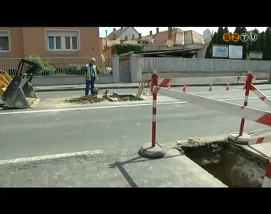 Sziv�rgott a v�z a j�rdaszeg�lyn�l szerd�n reggel a Hunyadi utca egy r�sz�n