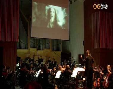 Ismét hollywoodi filmek zenéiből adott koncertet a szimfonikus zenekar Ismét hollywoodi filmek zenéiből adott koncertet a szimfonikus zenekar