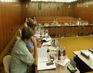 Rendk�v�li �l�st tartott a jogi bizotts�g