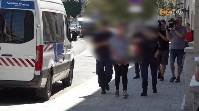 Horror Csepregen - Tudatos elhanyagolás okozta a gyermek halálát, letartóztatták a szülőket Horror Csepregen - Tudatos elhanyagolás okozta a gyermek halálát, letartóztatták a szülőket