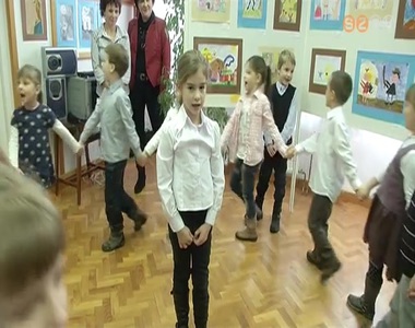 �PERENCI�S c�mmel meseillusztr�ci�s ki�ll�t�s ny�lt az Agora Gyermekek H�z�ban