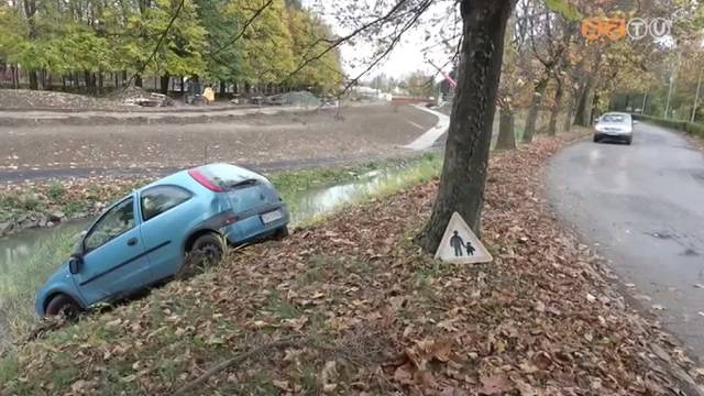 Aut� a patakmederben