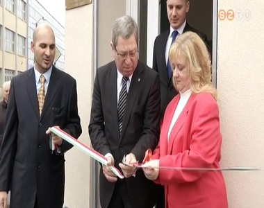 �j helyre k�lt�z�tt a Roma �nkorm�nyzat