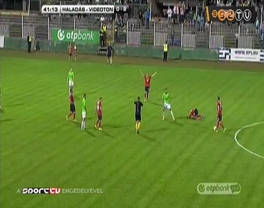 Kétgólós vereség kettős emberhátrányban Kétgólós vereség kettős emberhátrányban