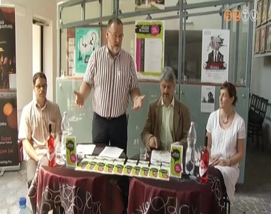 Sz�nre viszik a nyarat