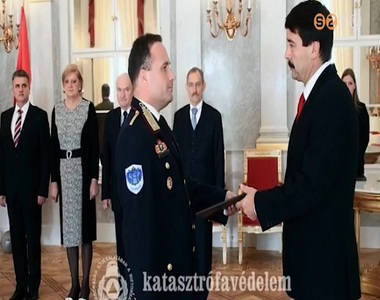 �der J�nos k�zt�rsas�gi eln�k t�zolt� dand�rt�bornokk� nevezte ki Tak�cs �rp�dot