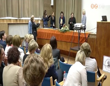 �tadt�k az �v szakdolgoz�ja kit�ntet�seket