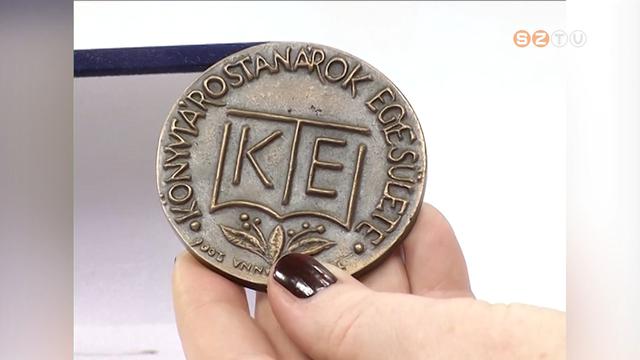 A Könyvtárostanárok Egyesületének sajtódíját nyerte el kolléganőnk A Könyvtárostanárok Egyesületének sajtódíját nyerte el kolléganőnk